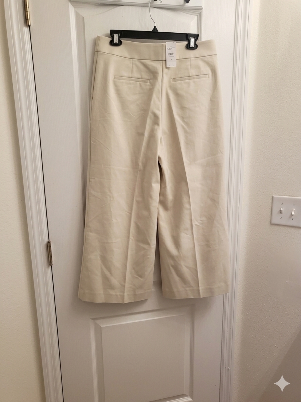 LOFT Wide-Leg Cropped Pants in Light Beige NWT Size 10 - Picture 4 of 7